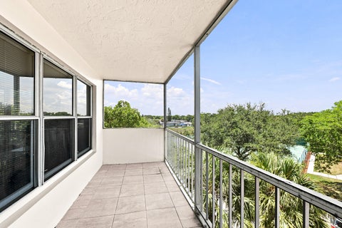 Tiny photo for 10777 W Sample Road #407, Coral Springs, FL 33065 (MLS # B26055317)