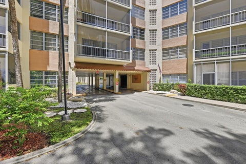 Tiny photo for 10777 W Sample Road #407, Coral Springs, FL 33065 (MLS # B26055317)