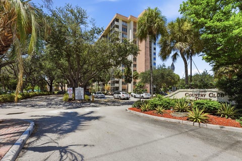 Tiny photo for 10777 W Sample Road #407, Coral Springs, FL 33065 (MLS # B26055317)