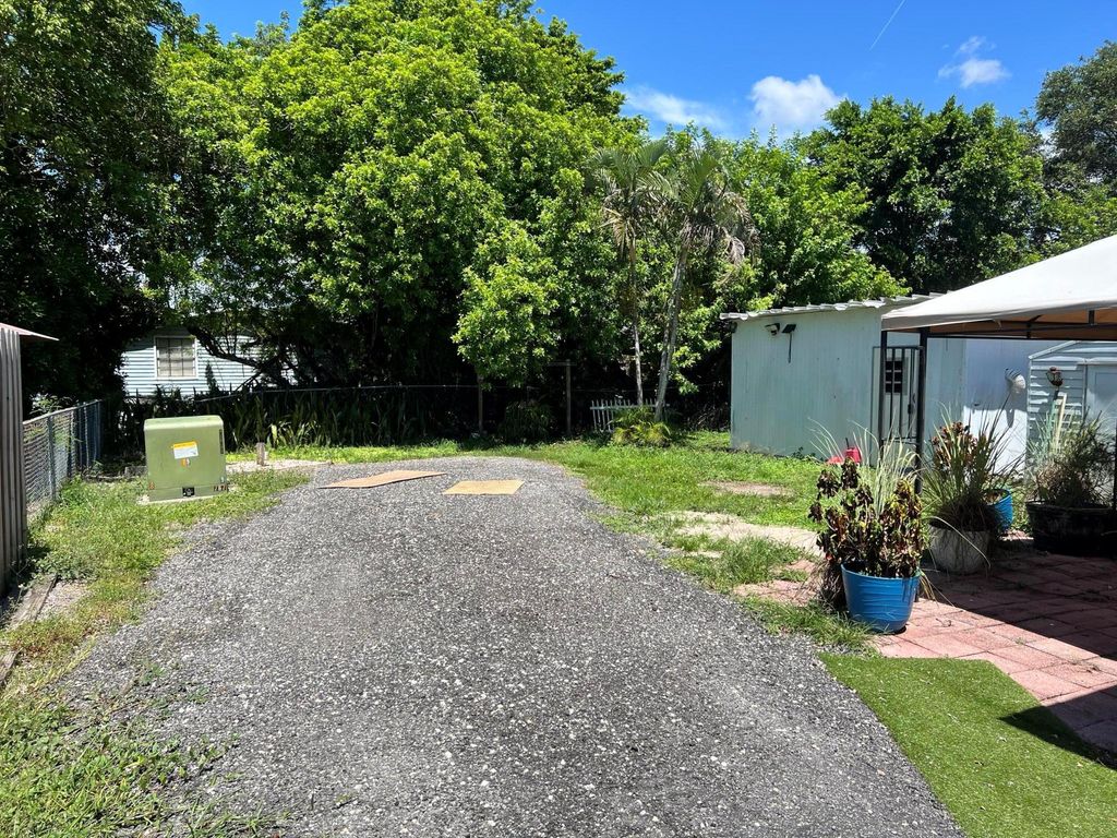 Photo of 22877 Sailfish Road, Boca Raton, FL 33428 (MLS # R11007104)