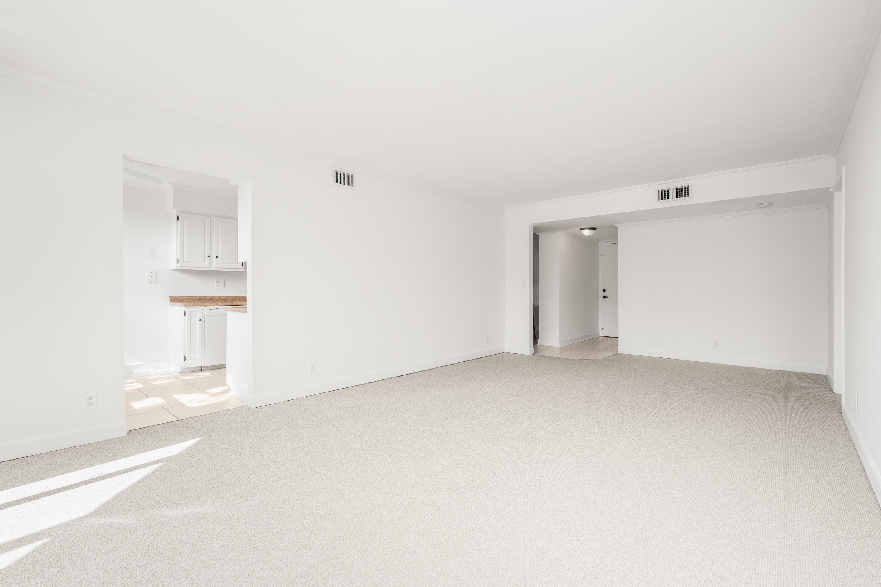 800 Jeffery Street 208