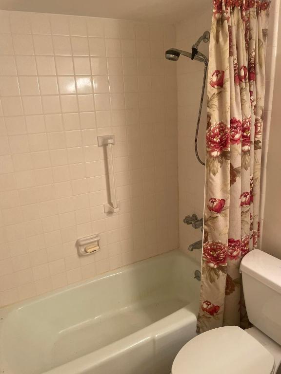 TEQUESTA GARDEN CONDO 6 - Residential