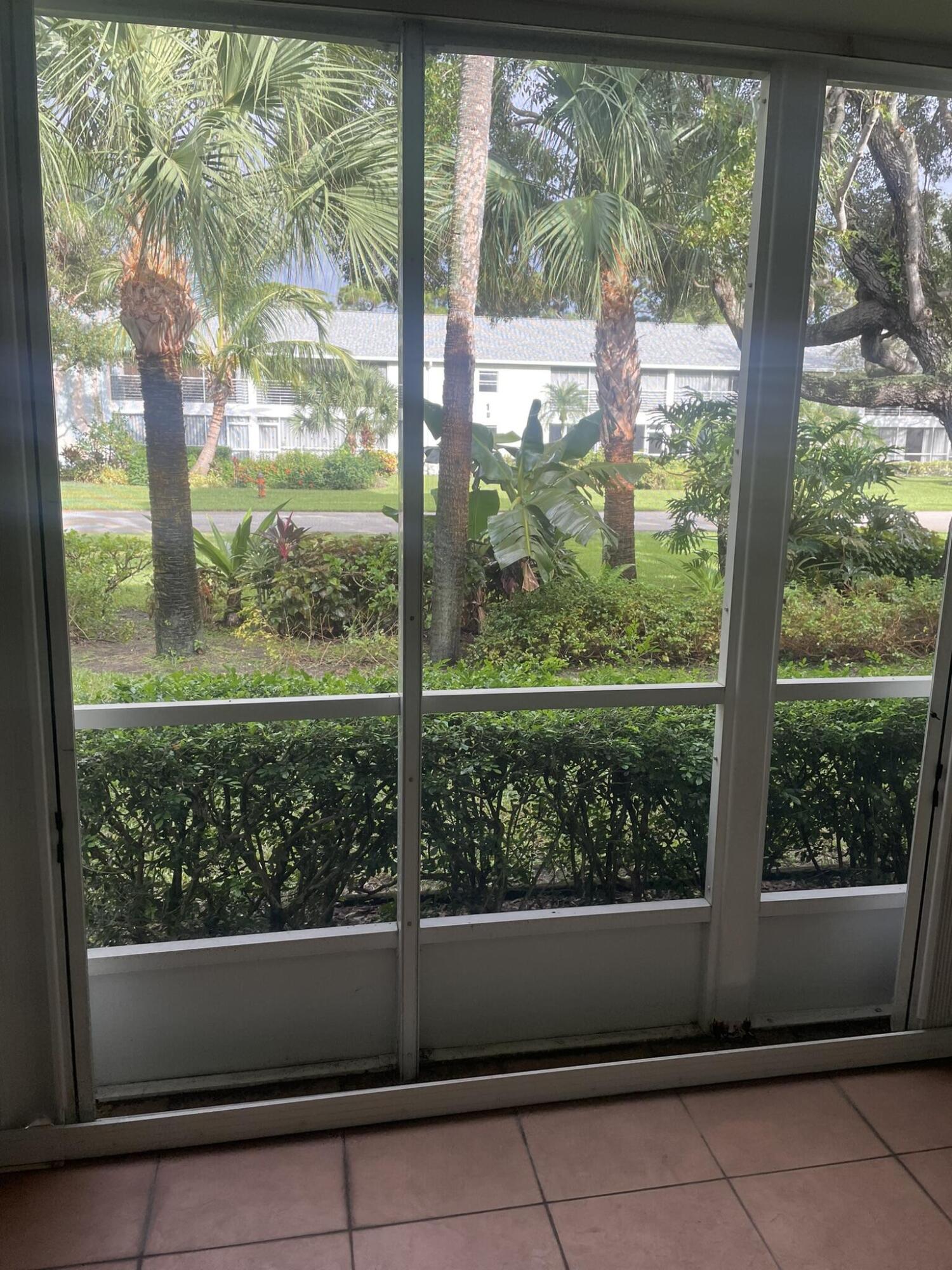 TEQUESTA GARDEN CONDO 6 - Residential