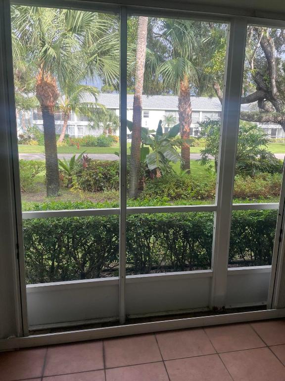 TEQUESTA GARDEN CONDO 6 - Residential