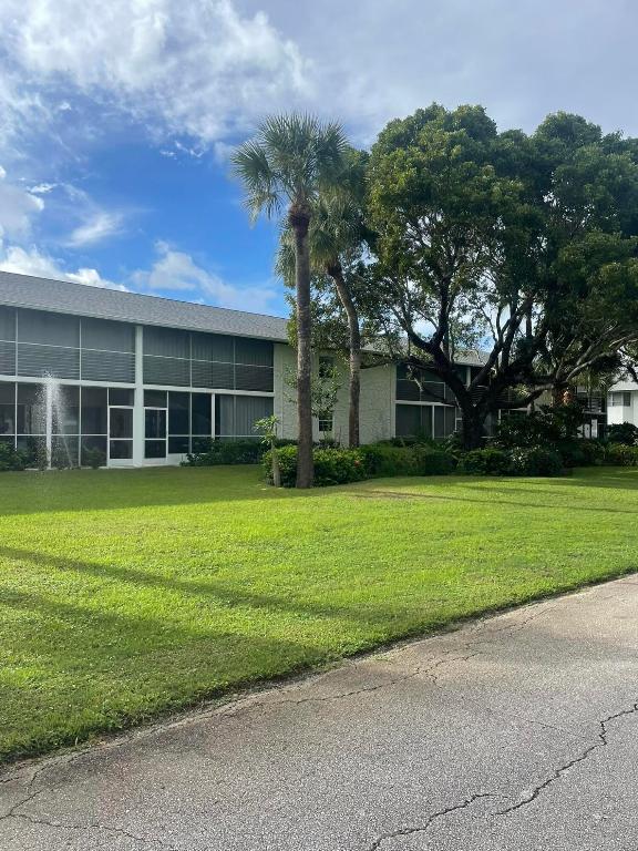 TEQUESTA GARDEN CONDO 6 - Residential