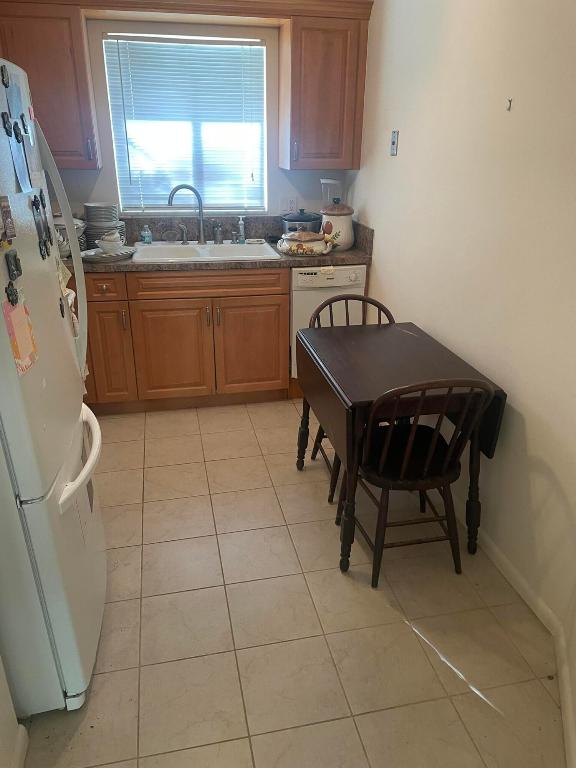 TEQUESTA GARDEN CONDO 6 - Residential