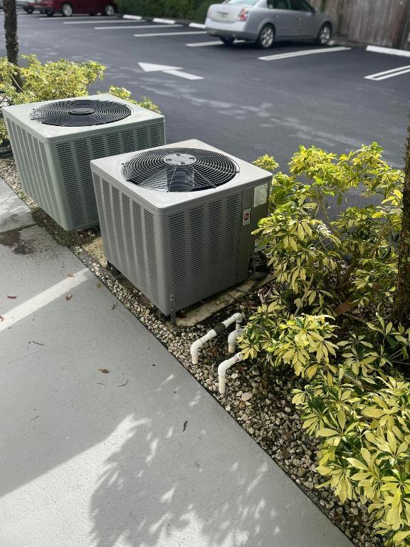 TEQUESTA GARDEN CONDO 6 - Residential