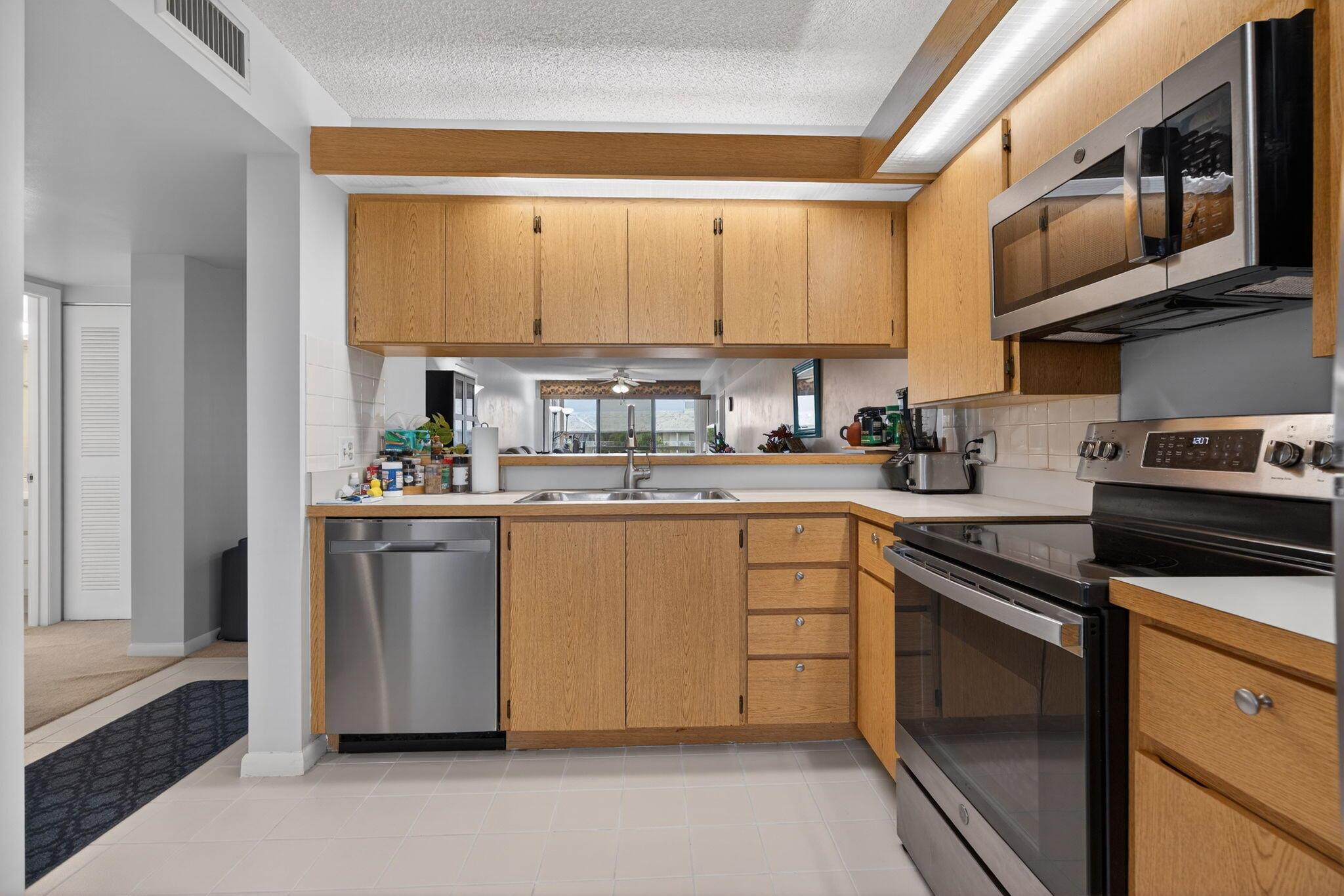 WHITEHALL - Residential