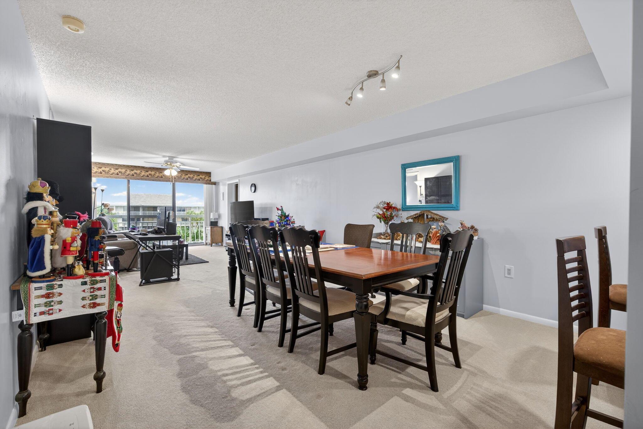 WHITEHALL - Residential