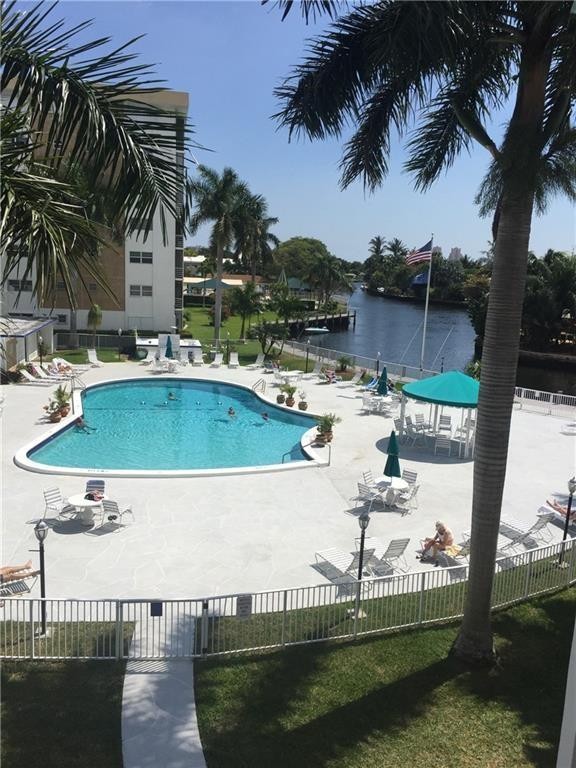 RIVER SHORES - Residential