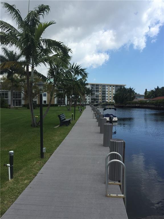 RIVER SHORES - Residential