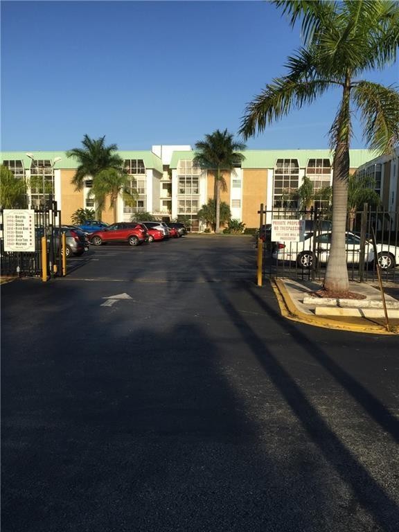 RIVER SHORES - Residential