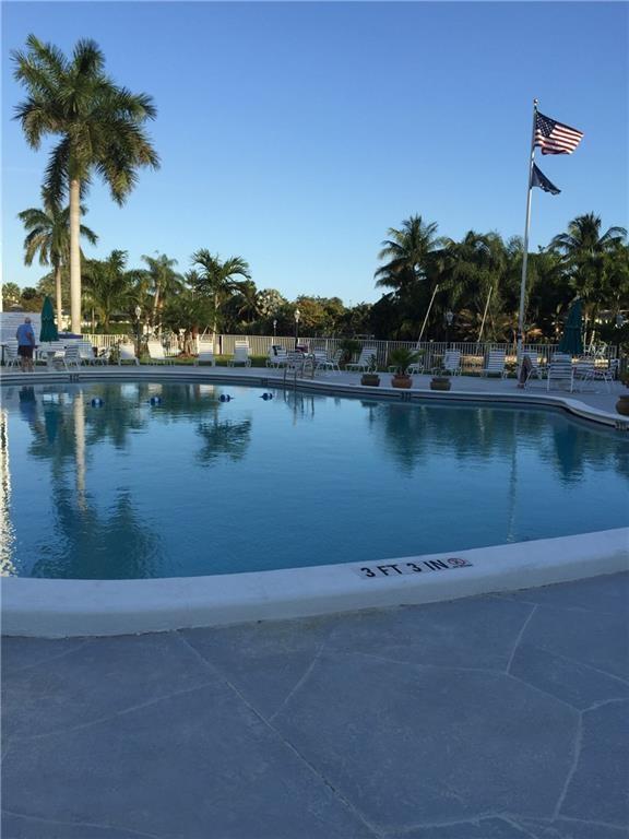 RIVER SHORES - Residential