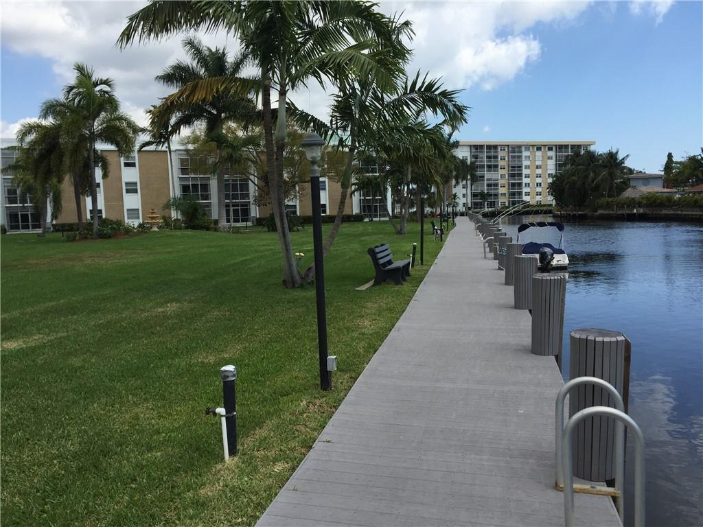 RIVER SHORES - Residential