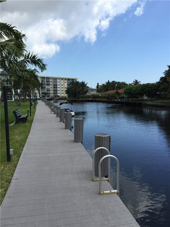 RIVER SHORES - Residential