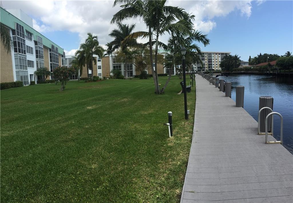 RIVER SHORES - Residential