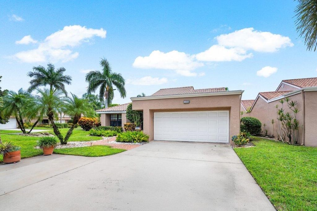 Photo of 11094 Applegate Lane, Boynton Beach, FL 33437 (MLS # R11120328)