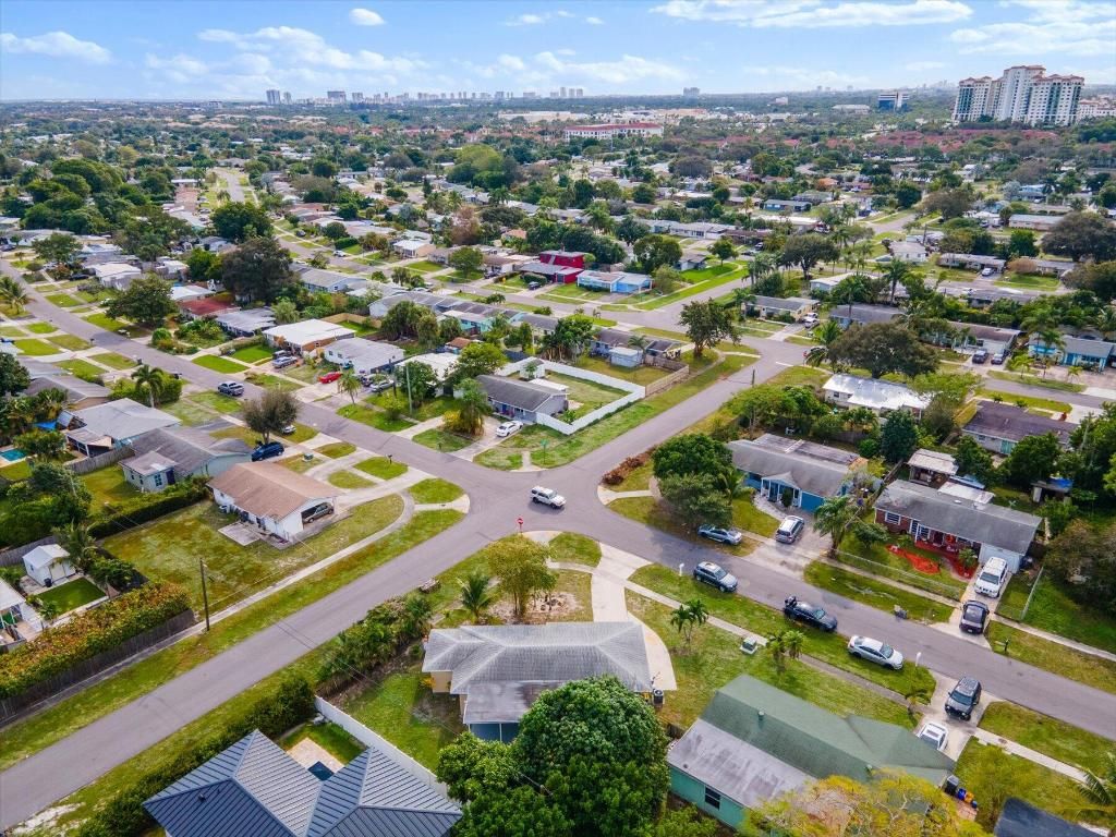 Photo of 3737 Gull Road, Palm Beach Gardens, FL 33410 (MLS # R10941346)