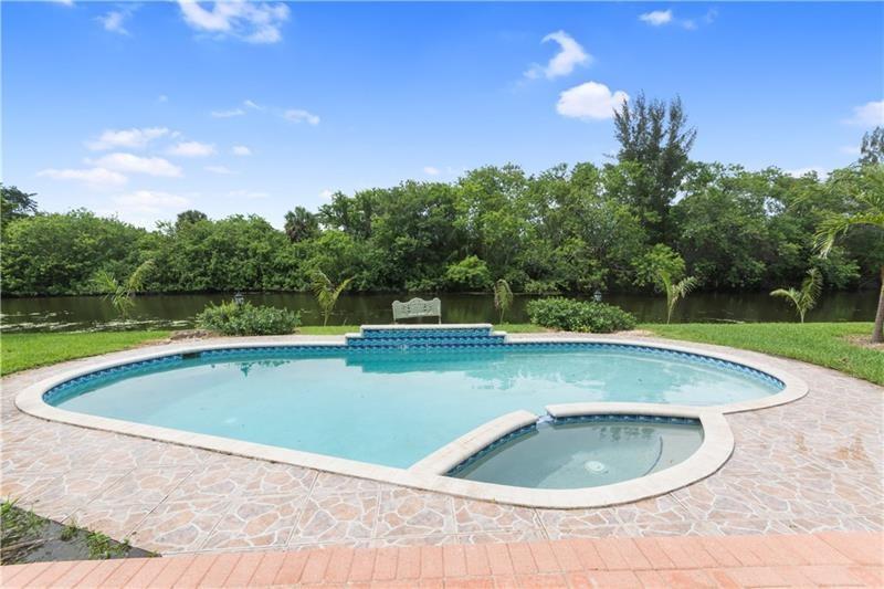 Lexington l of Sherbrooke - Residential Lease