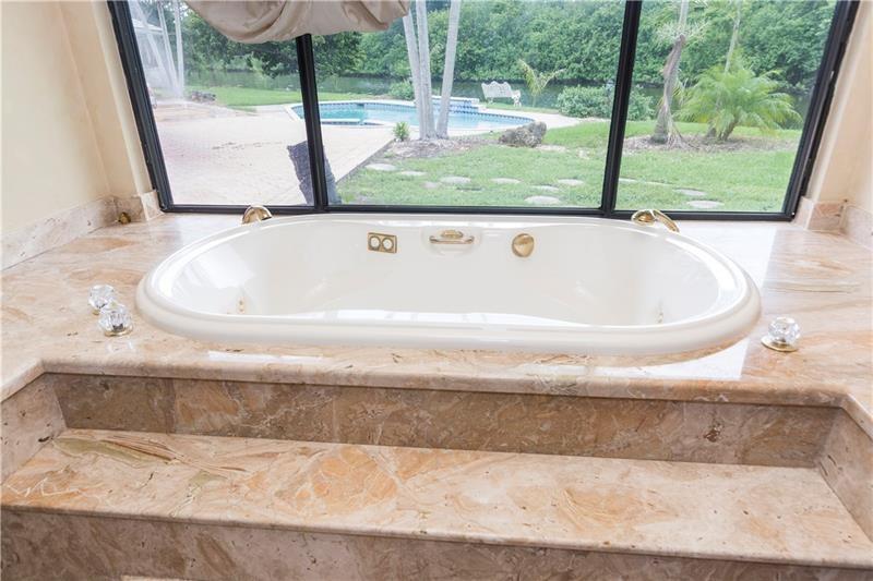 Lexington l of Sherbrooke - Residential Lease