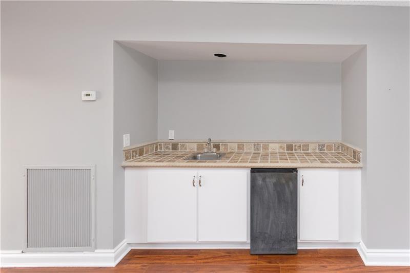 Lexington l of Sherbrooke - Residential Lease