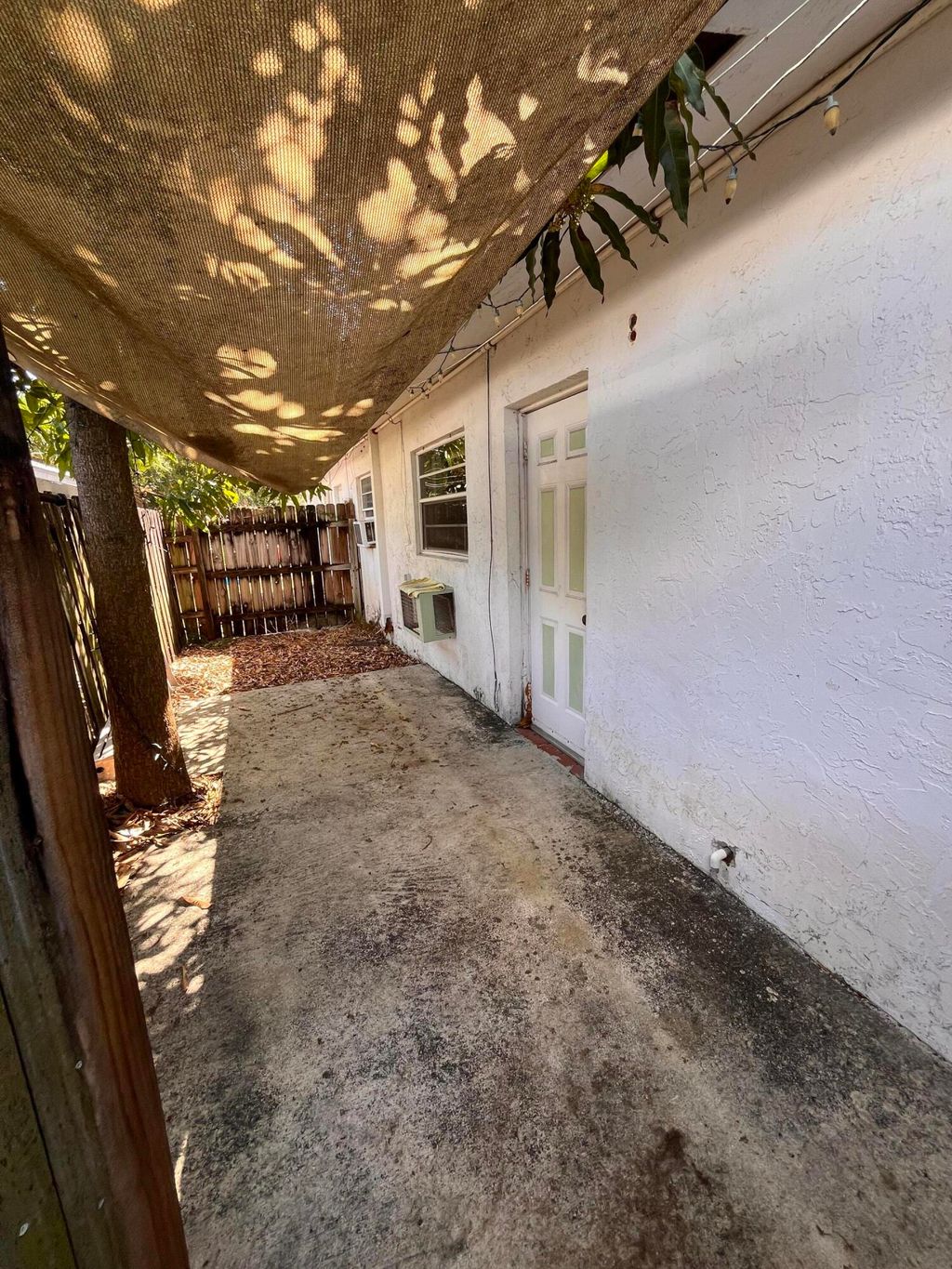 Photo of 1304 NE 4th Street, Pompano Beach, FL 33060 (MLS # B26000510)