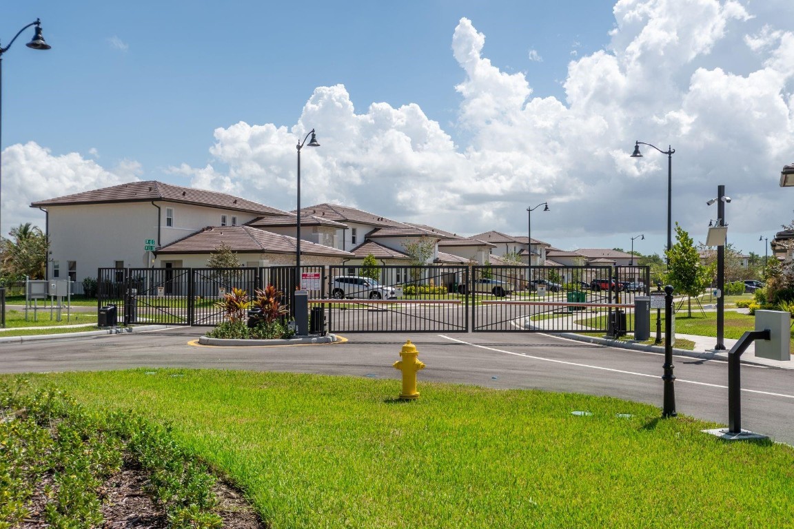 Crescent Ridge DAVIE - Residential