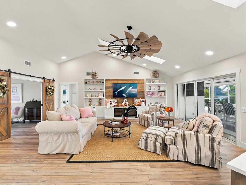 Photo of 32 Rabbits Run, Palm Beach Gardens, FL 33418 (MLS # B26088810)