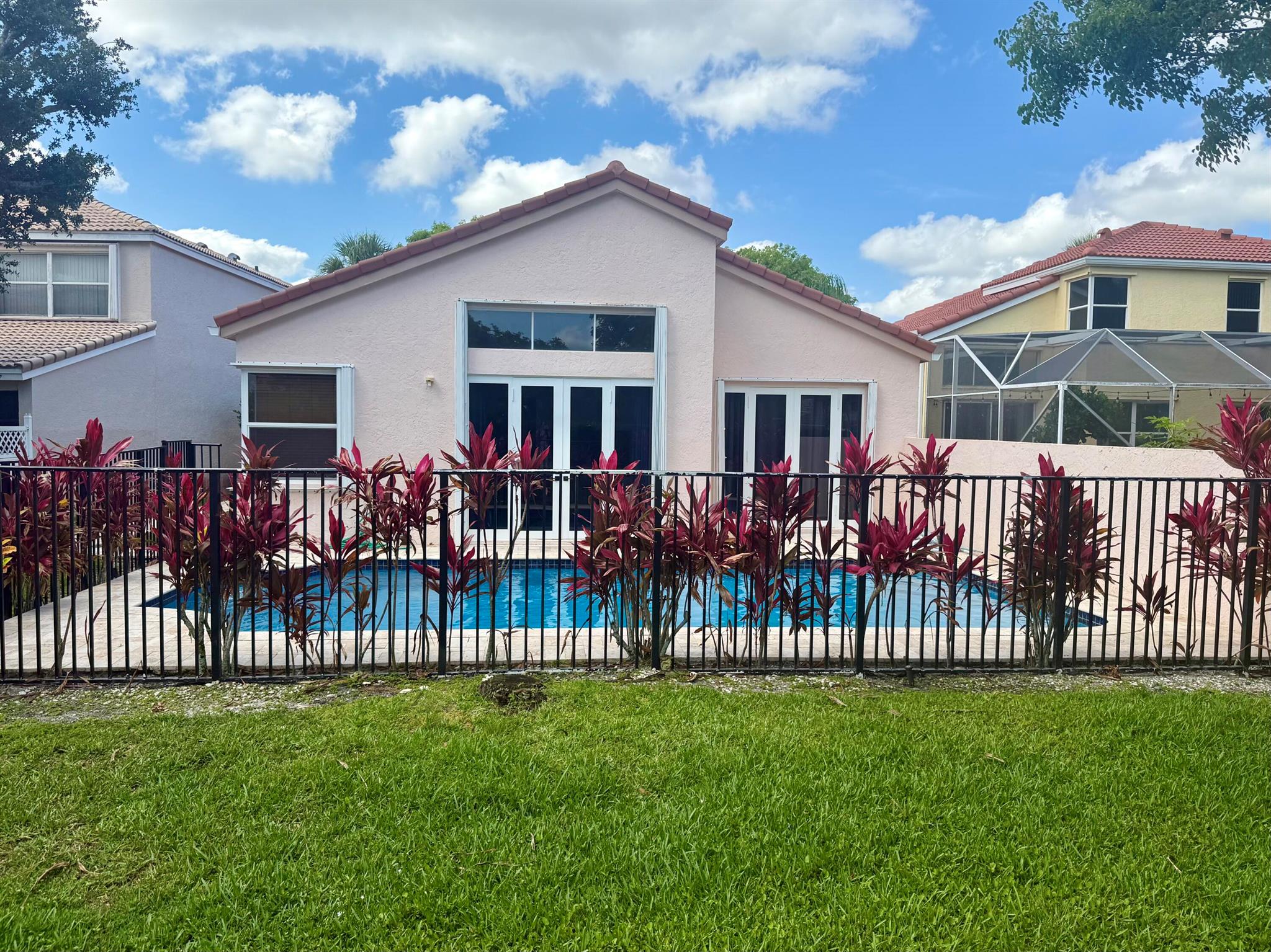 7906 Rockport Circle