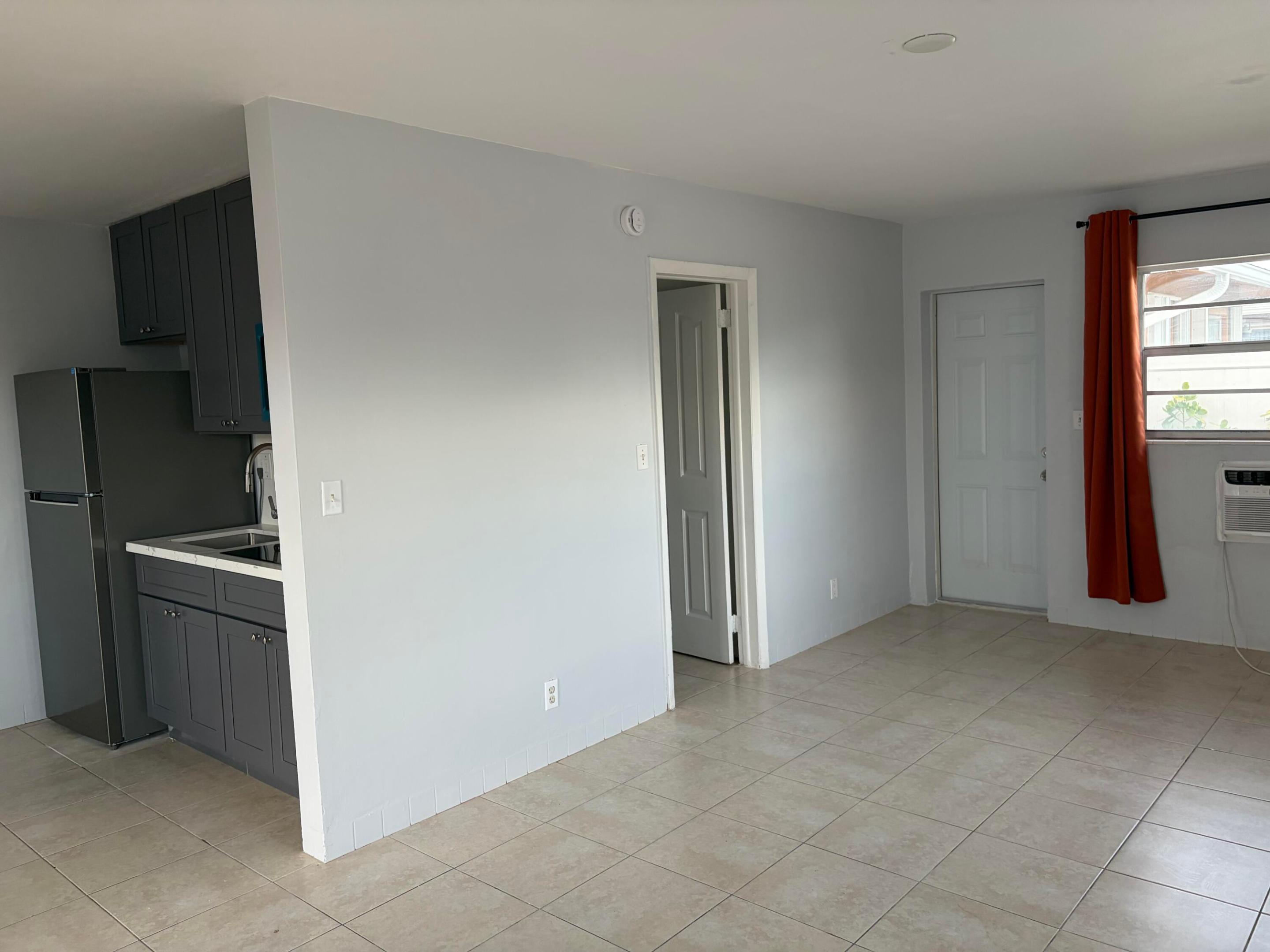 DEERFIELD COLONY COURT - Residential Lease