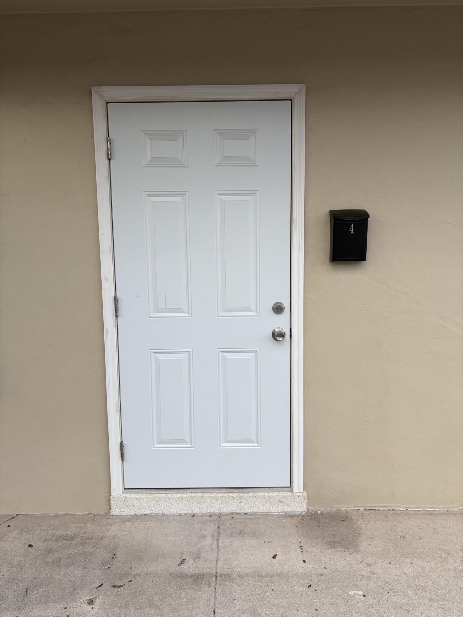 DEERFIELD COLONY COURT - Residential Lease
