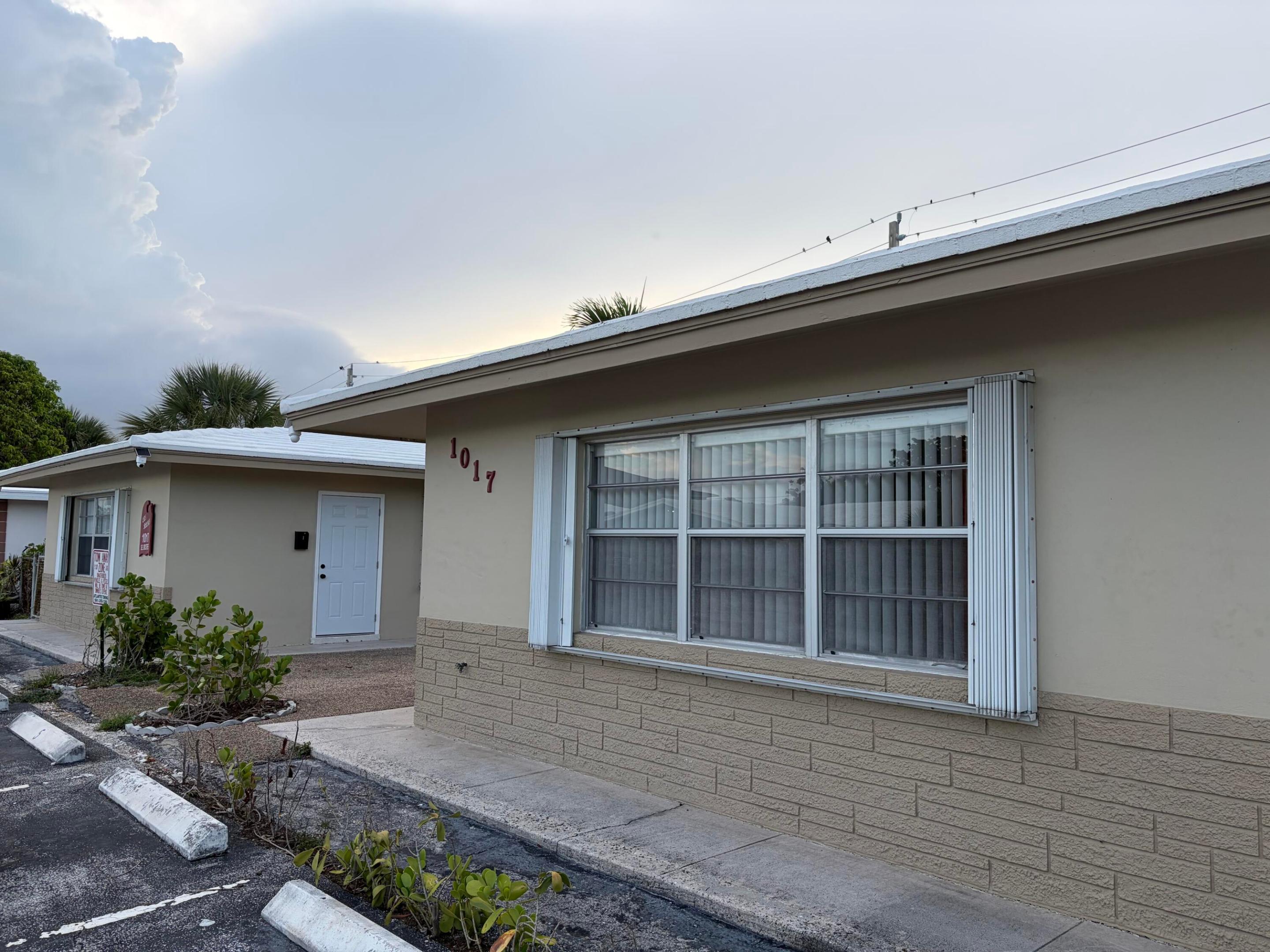 DEERFIELD COLONY COURT - Residential Lease