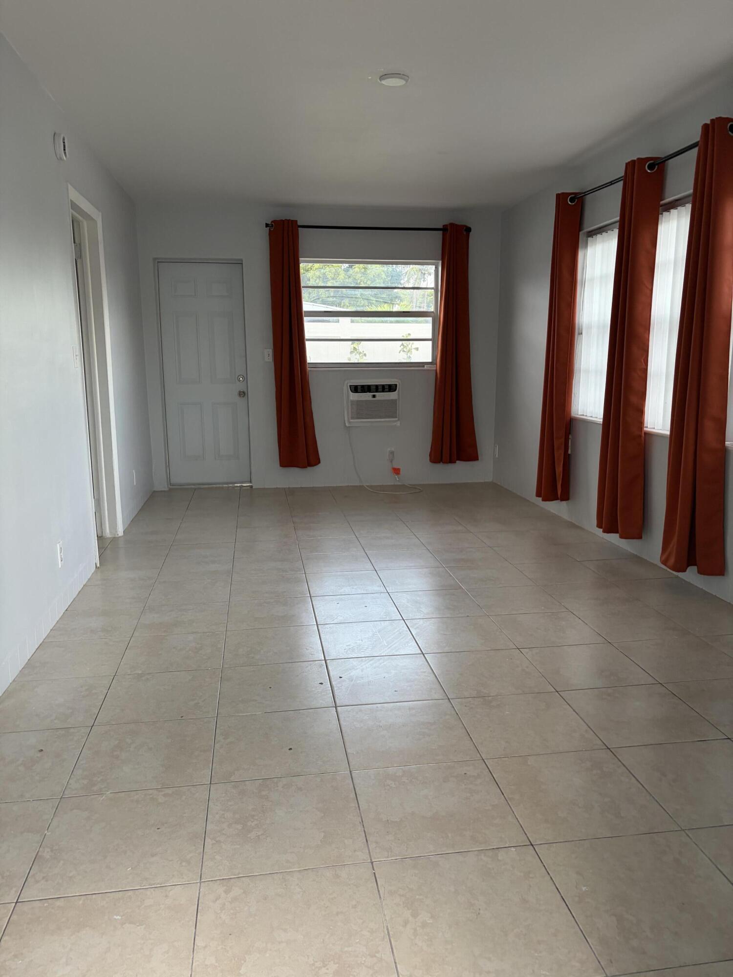 DEERFIELD COLONY COURT - Residential Lease