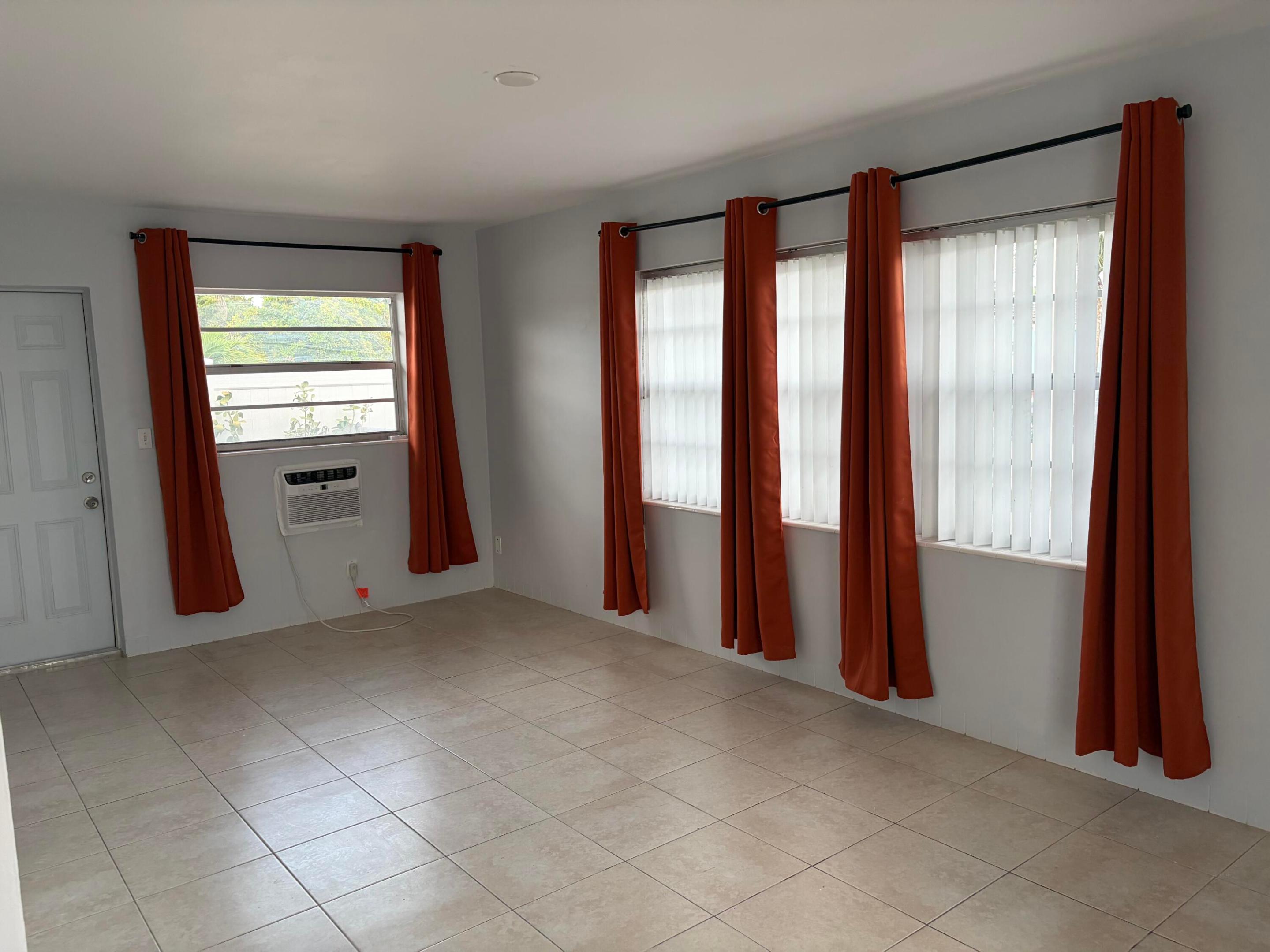 DEERFIELD COLONY COURT - Residential Lease