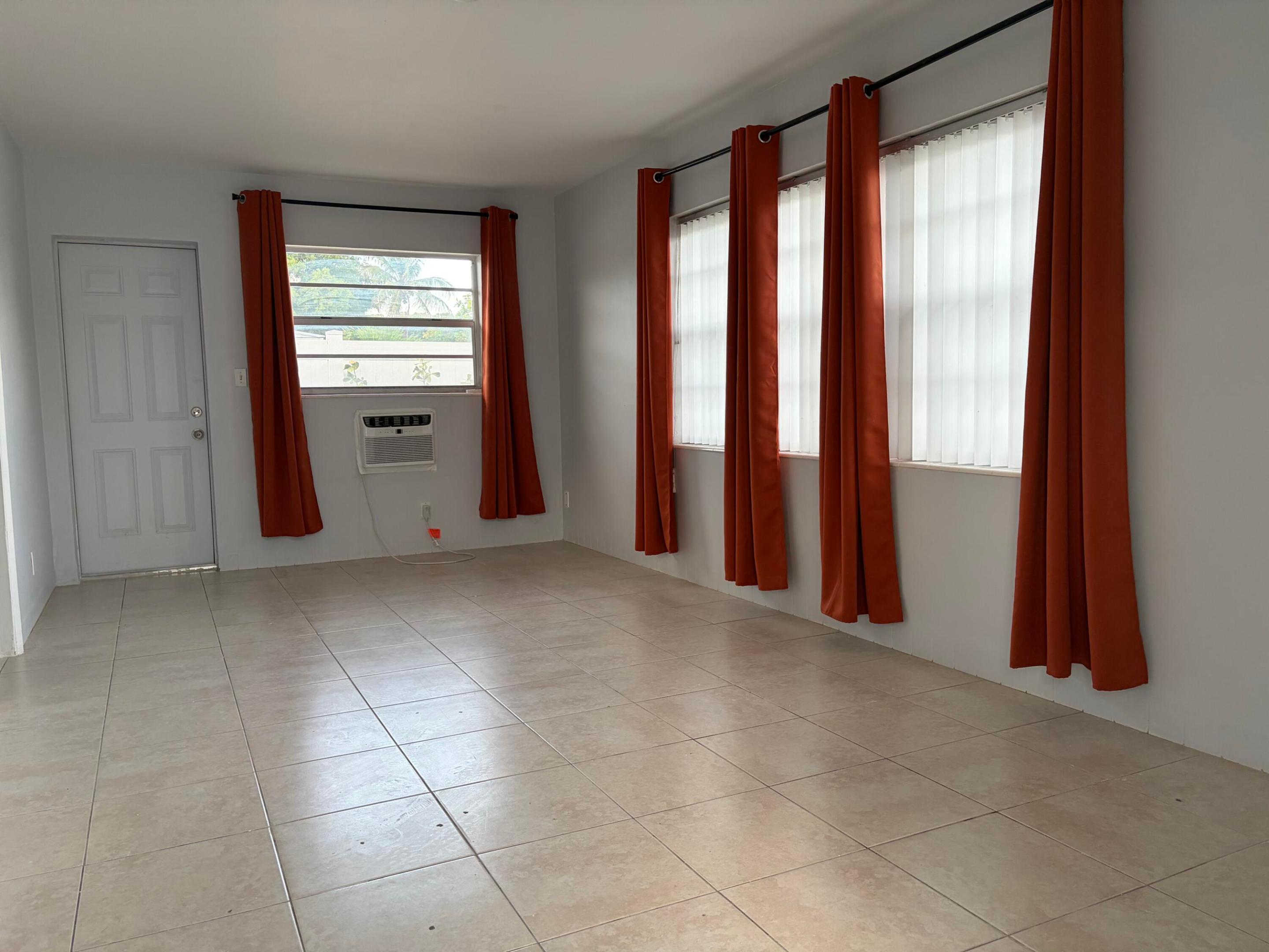 DEERFIELD COLONY COURT - Residential Lease