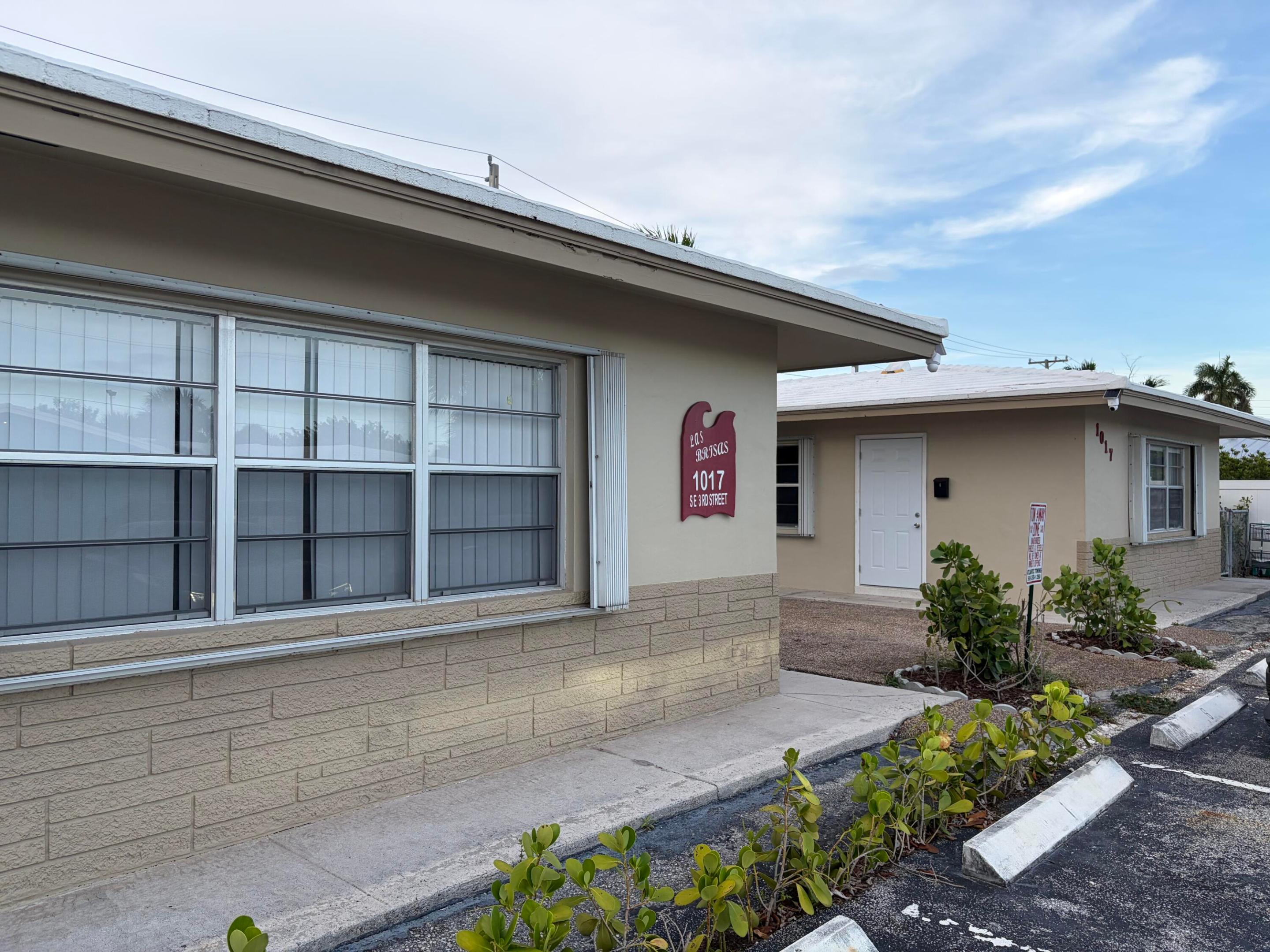 DEERFIELD COLONY COURT - Residential Lease