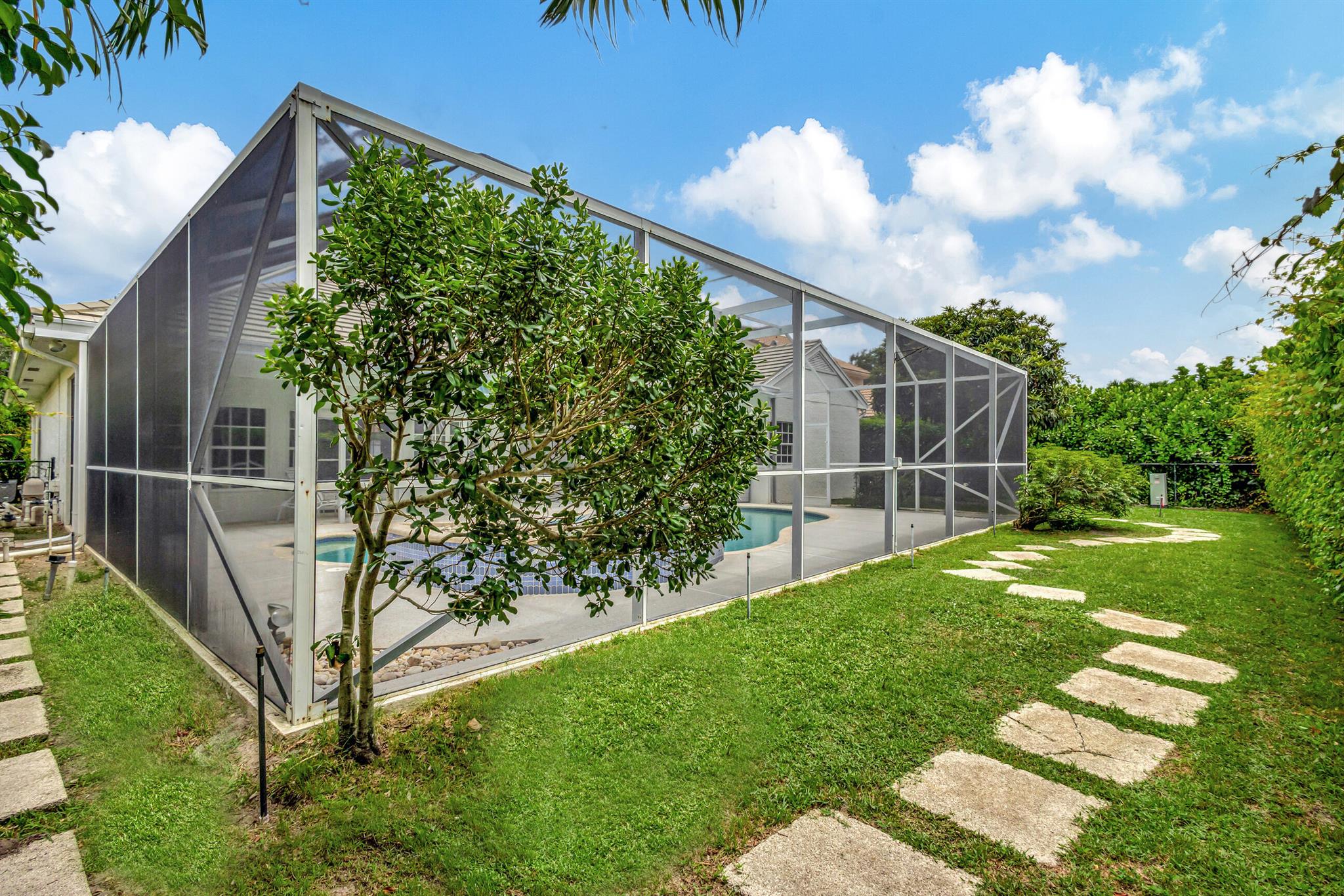 GARDENS HUNT CLUB - Residential