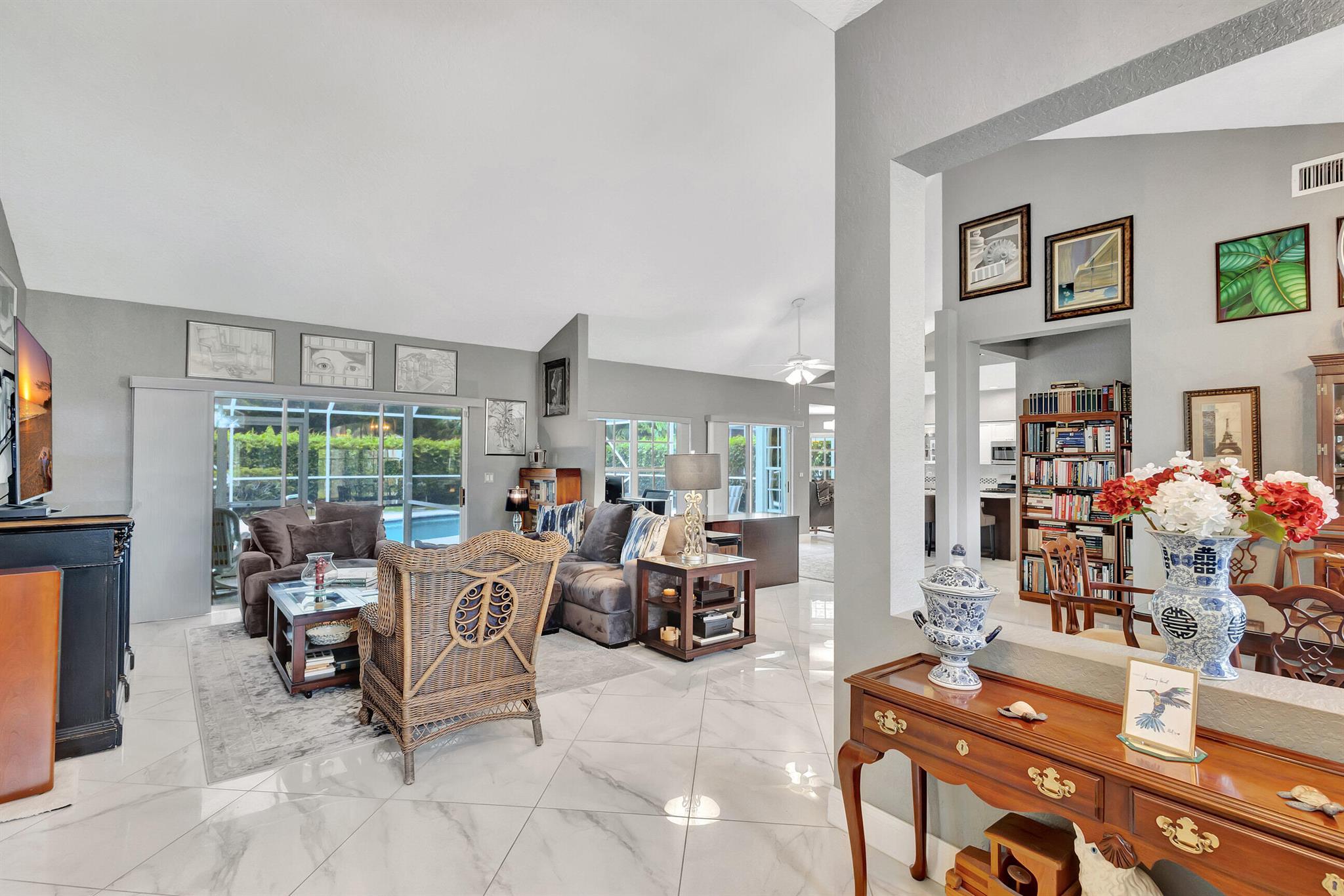 GARDENS HUNT CLUB - Residential