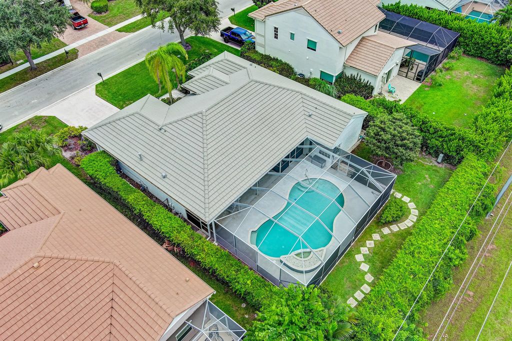 Photo of 10270 Hunt Club Lane, Palm Beach Gardens, FL 33418 (MLS # R11000501)
