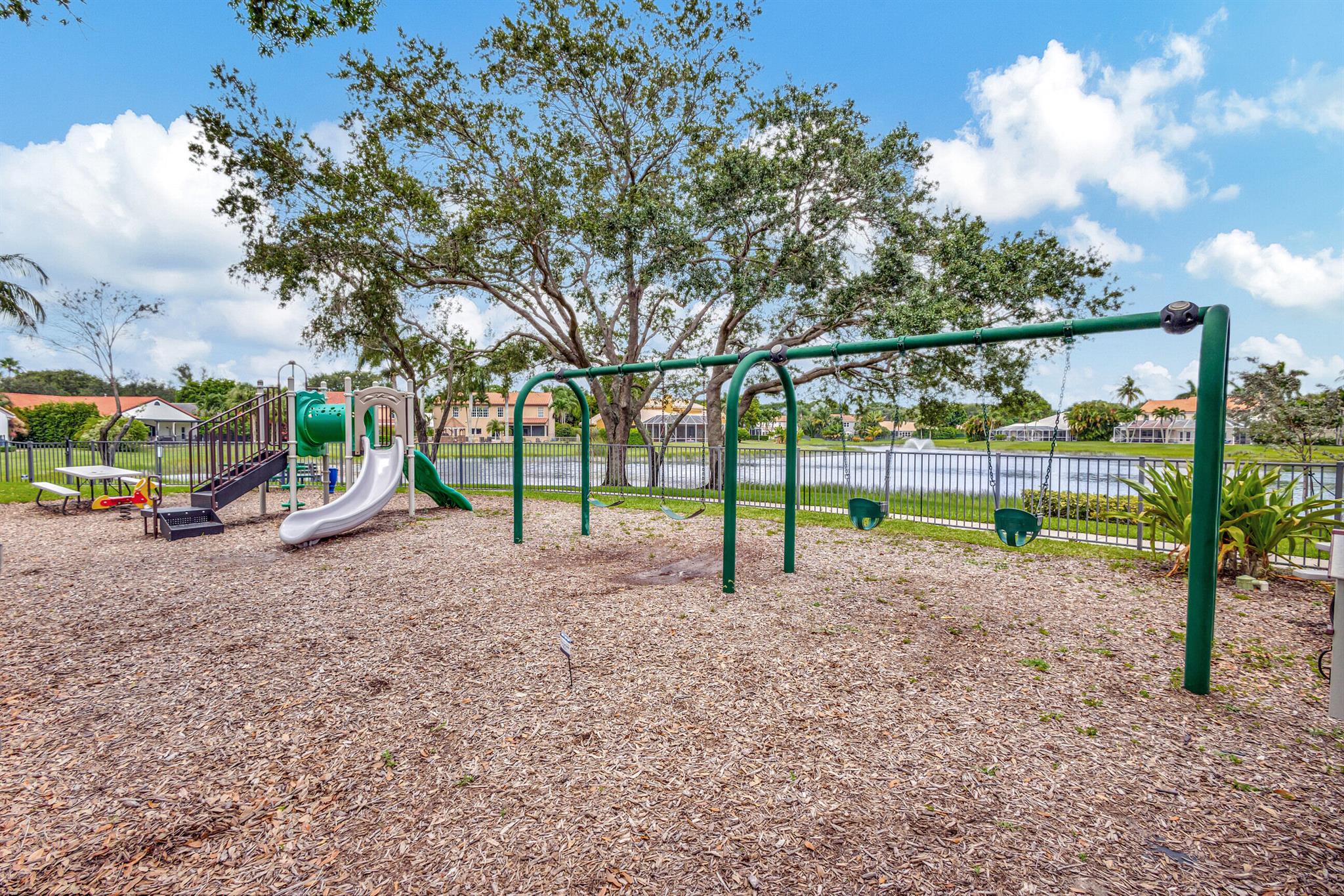 GARDENS HUNT CLUB - Residential