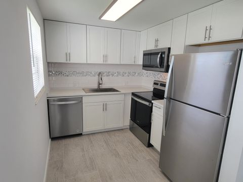 613 Fanshaw Boca Raton FL 33434