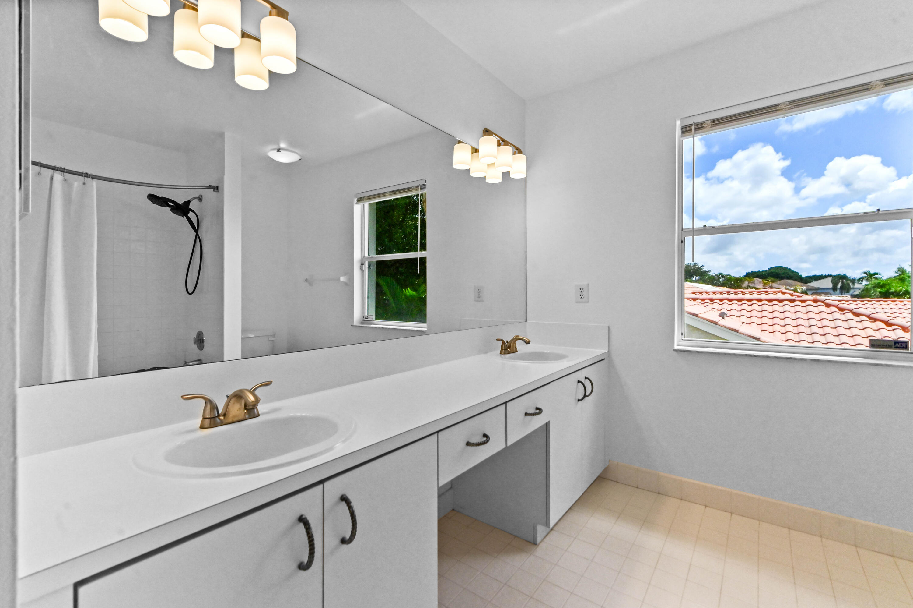 RAINBOW LAKES - Residential