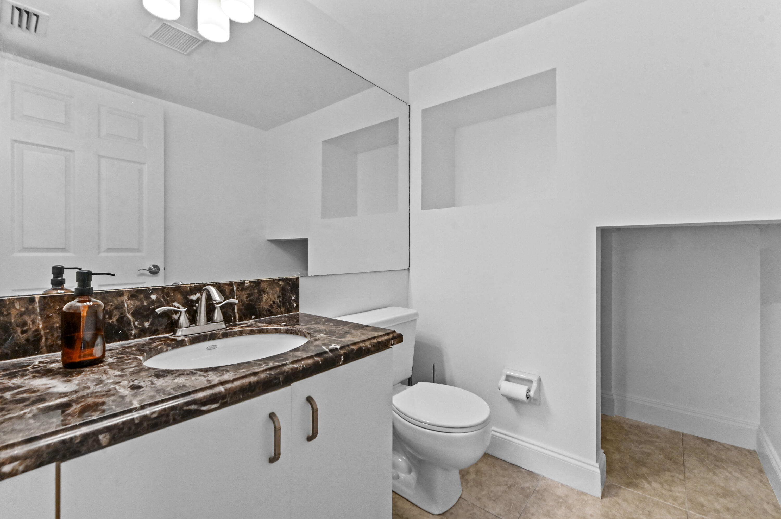 RAINBOW LAKES - Residential
