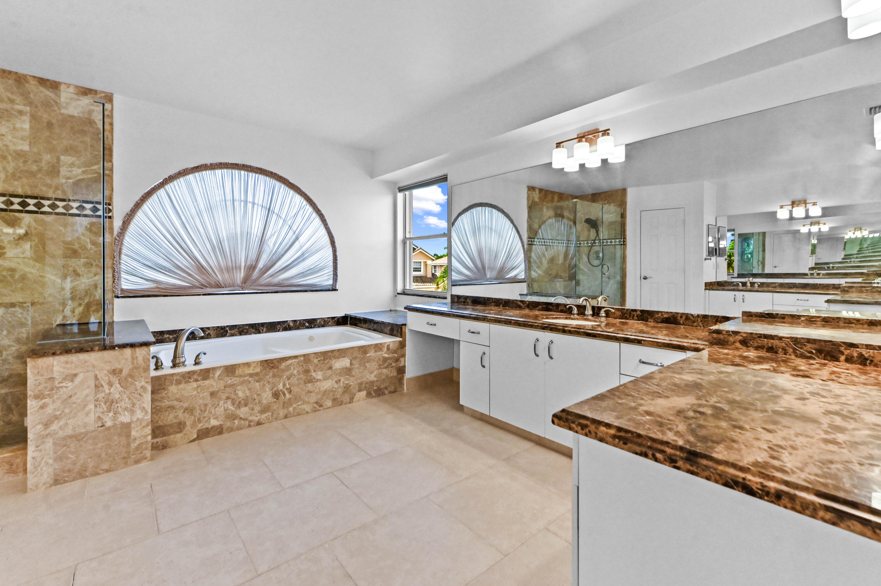 RAINBOW LAKES - Residential