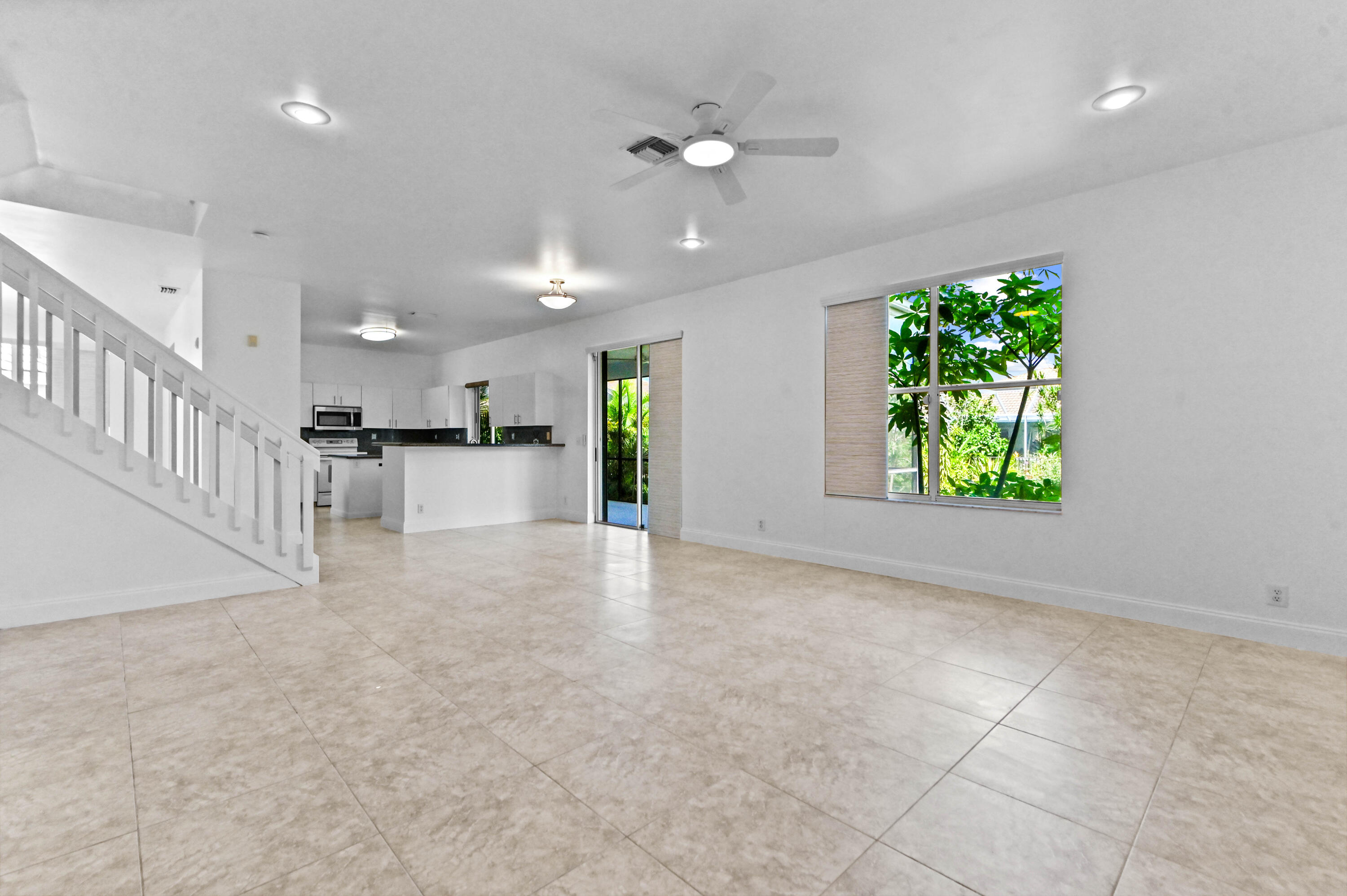 RAINBOW LAKES - Residential