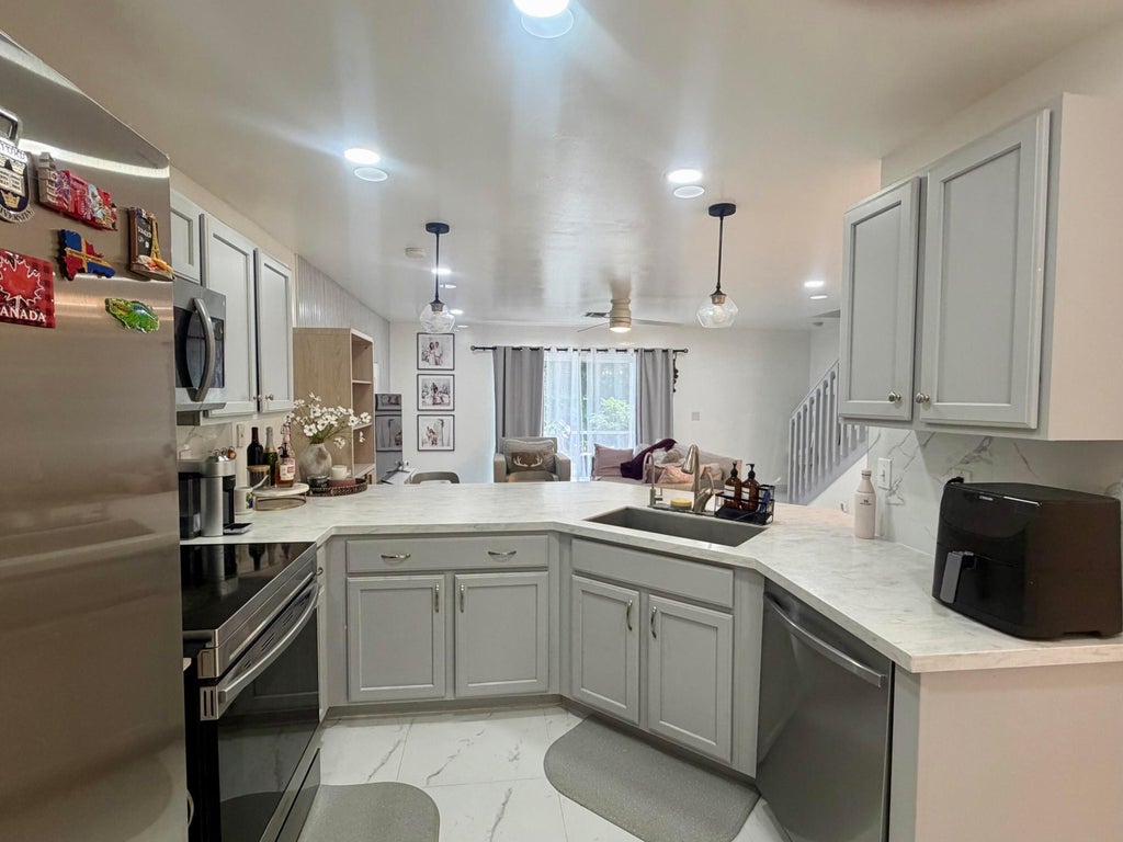 Photo of 339 Timberwalk Trail, Jupiter, FL 33458 (MLS # B26053370)