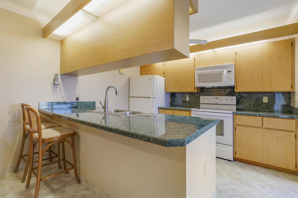 VILLAGE OF SANDALWOOD LAKES SOUTH - Residential