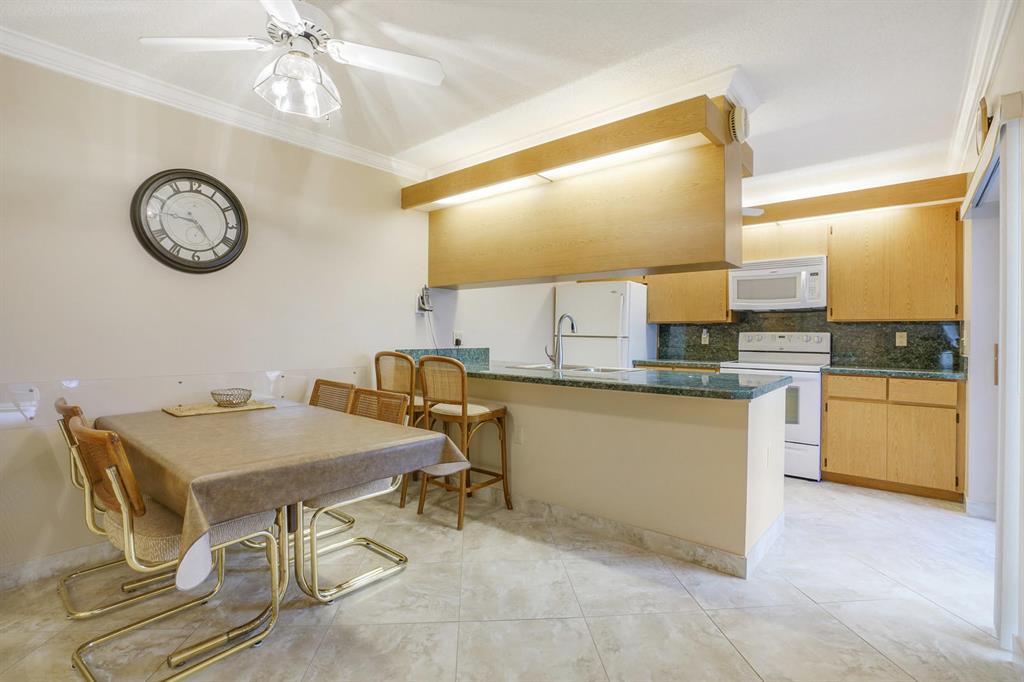 VILLAGE OF SANDALWOOD LAKES SOUTH - Residential