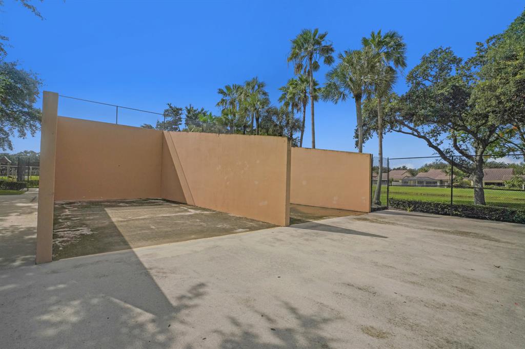 VILLAGE OF SANDALWOOD LAKES SOUTH - Residential