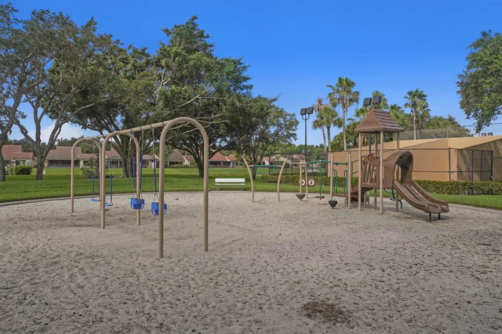 VILLAGE OF SANDALWOOD LAKES SOUTH - Residential